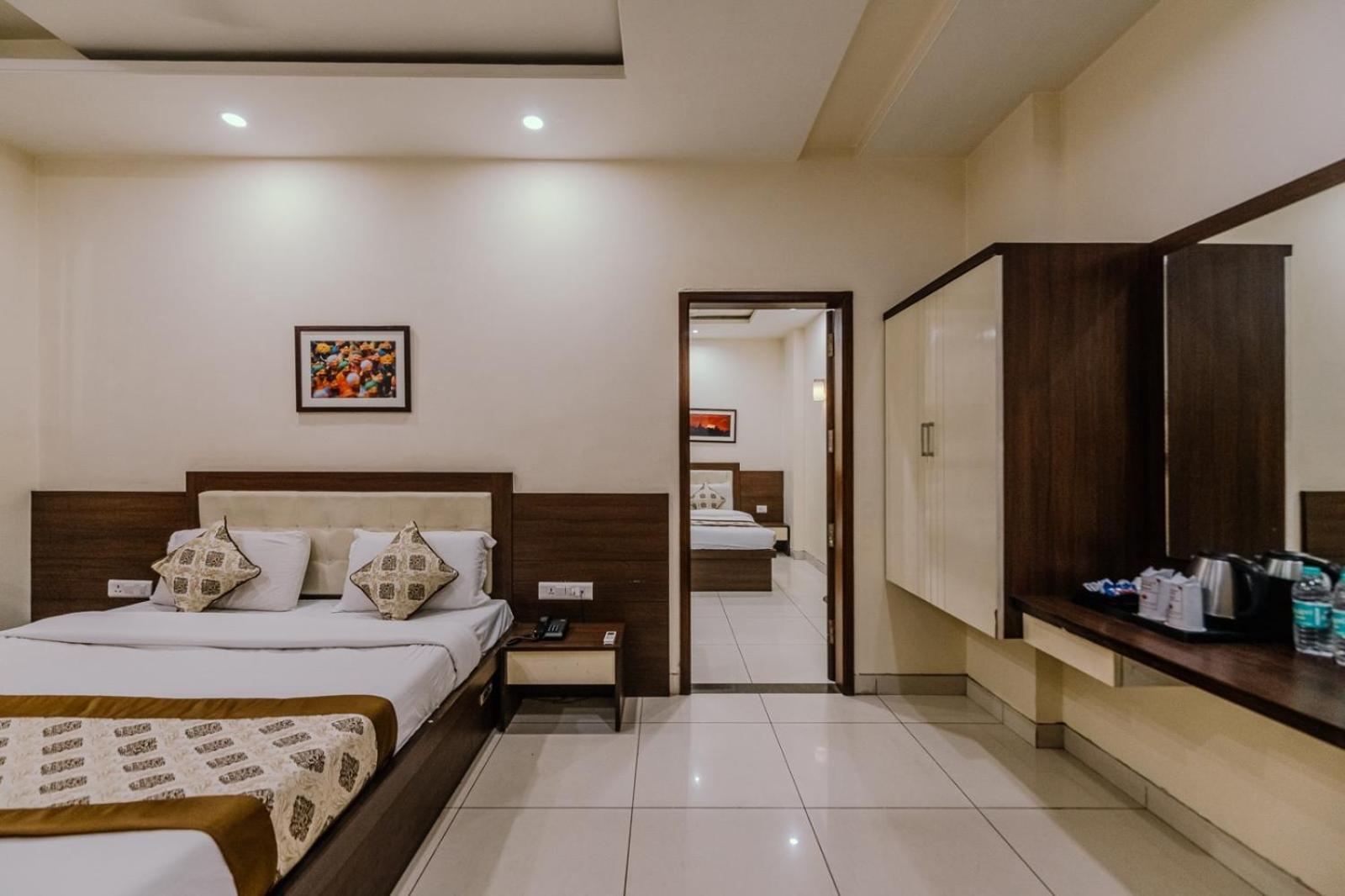 Hotel Fortune Plaza Ajmer Bagian luar foto